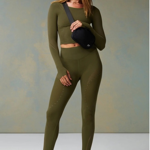 Fabletics Sculptknit Matching Workout Set | Leggings + Sports Bra | Green | XXS - Picture 3 of 7